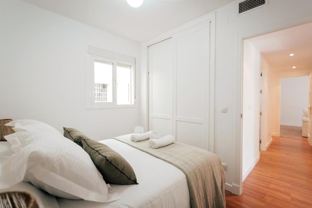 O&L Murillo Bright Apartment - Terrace & Parking Sevilla Exterior foto