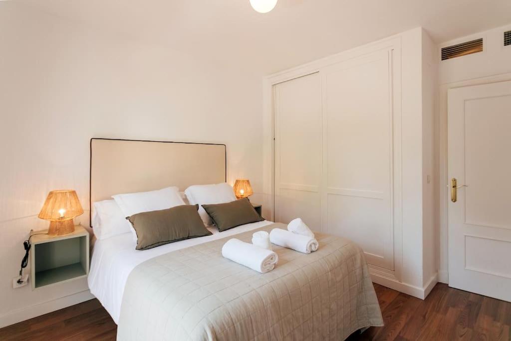 O&L Murillo Bright Apartment - Terrace & Parking Sevilla Exterior foto