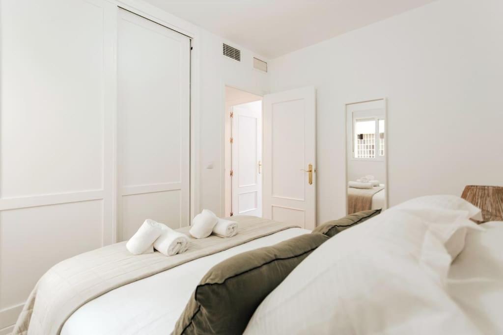 O&L Murillo Bright Apartment - Terrace & Parking Sevilla Exterior foto